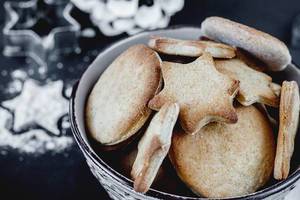 Gingerbread cookies in a bowl, close up Gingerbread cookies in a bowl, close up
