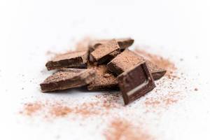 Schokolade / Chopped Chocolate With Cinnamon Schokolade / Chopped Chocolate With Cinnamon