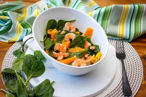 Spinat-Salat mit Garnelen und Orange Spinat-Salat mit Garnelen und Orange